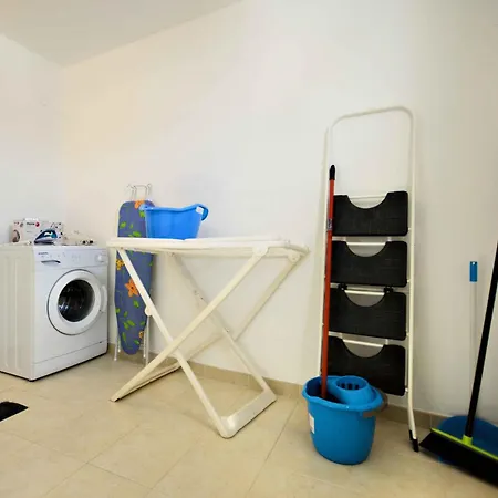 El Estudio De Lela Apartman *